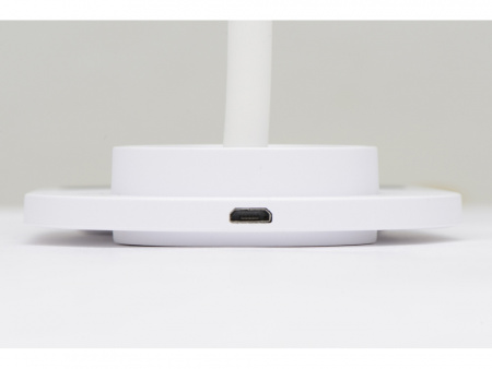 Настольный светильник с беспроводной зарядкой Flamp, белый