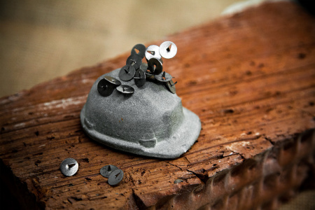 Магнит настольный для скрепок (бетон) продаётся от 10 шт