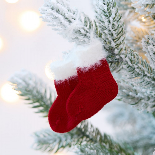 Подвеска на елку «Вьюжка», носочки