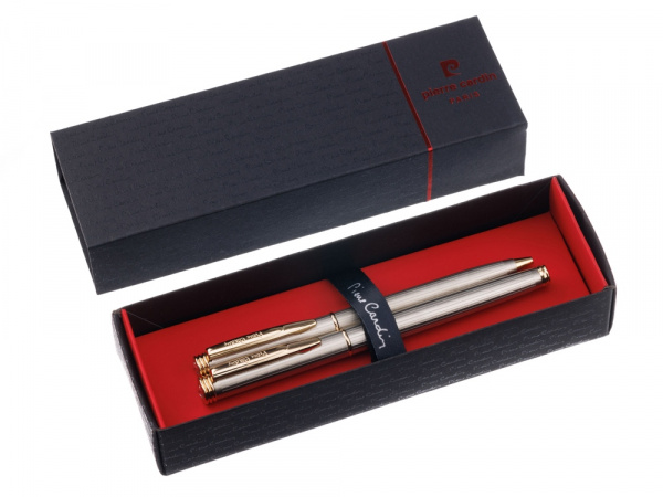 Набор Pierre Cardin коллекция ПАРА (PEN&PEN) : ручка шариковая + роллер. Корпус - латунь, отделка - глянцевое покрытие. Детали дизайна - позолота. Цвет - серебристо-бежевый. Упаковка Е.