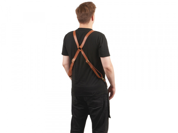 Фартук из натуральной кожи флотер  Материал: натуральная кожа КРС, цвет фартука: черный, цвет ремней: светлый бук, фурнитура из металлического сплава ЦАМ, цвет фурнитуры: антик, размер универсальный