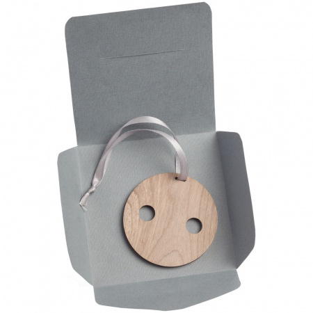 Деревянная подвеска Carving